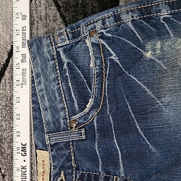 VINTAGE EXCLUSIVE MADISON BKE EMBROIDERED FRAYED-HEM DISTRESSED DENIM SKIRT - Picture 8 of 12